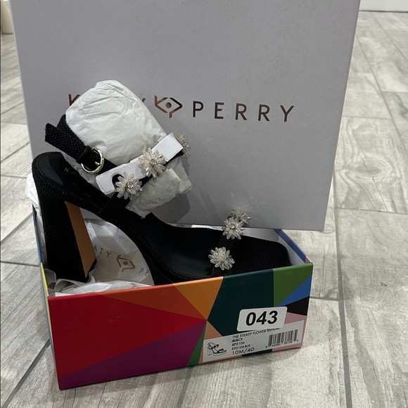 NWT Katy Perry Collections The Steady Flower Black Heels - Picture 3 of 6